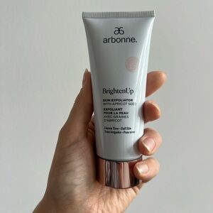 Arbonne BrightenUp Skin Exfoliator with Apricot Seed